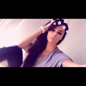 Meet your Posher, Caitie